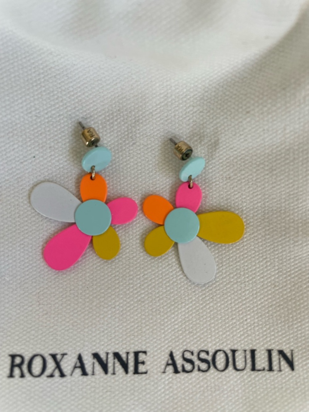 Roxanne Assoulin Pop Drop Daisy Flower Earrings in Bright Enamel Neon - Picture 2 of 3